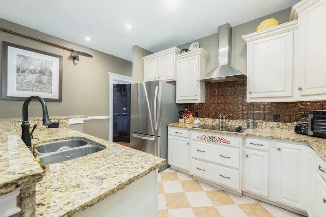 $825,000 | 6440 St Anthony Drive, Hollywood, SC 29449