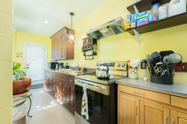 $825,000 | 6440 St Anthony Drive, Hollywood, SC 29449