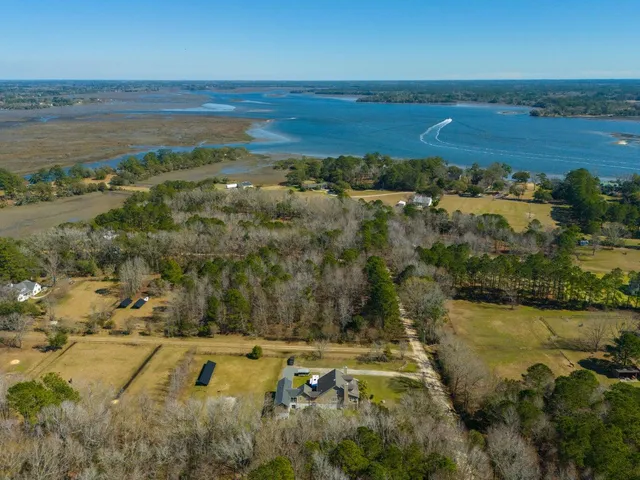 $825,000 | 6440 St Anthony Drive, Hollywood, SC 29449