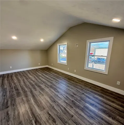 $2,800 | 28 Kitchener Street, Tiverton, RI 02878