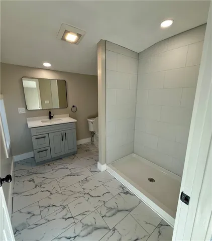 $2,800 | 28 Kitchener Street, Tiverton, RI 02878