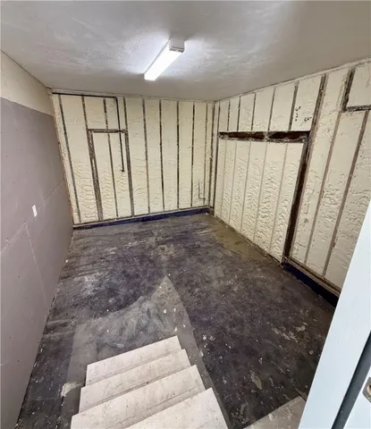 $2,800 | 28 Kitchener Street, Tiverton, RI 02878