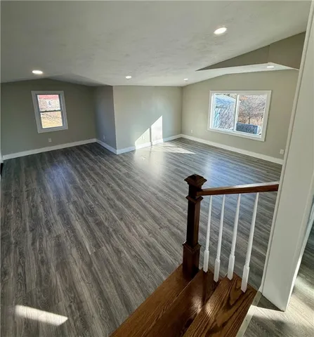 $2,800 | 28 Kitchener Street, Tiverton, RI 02878