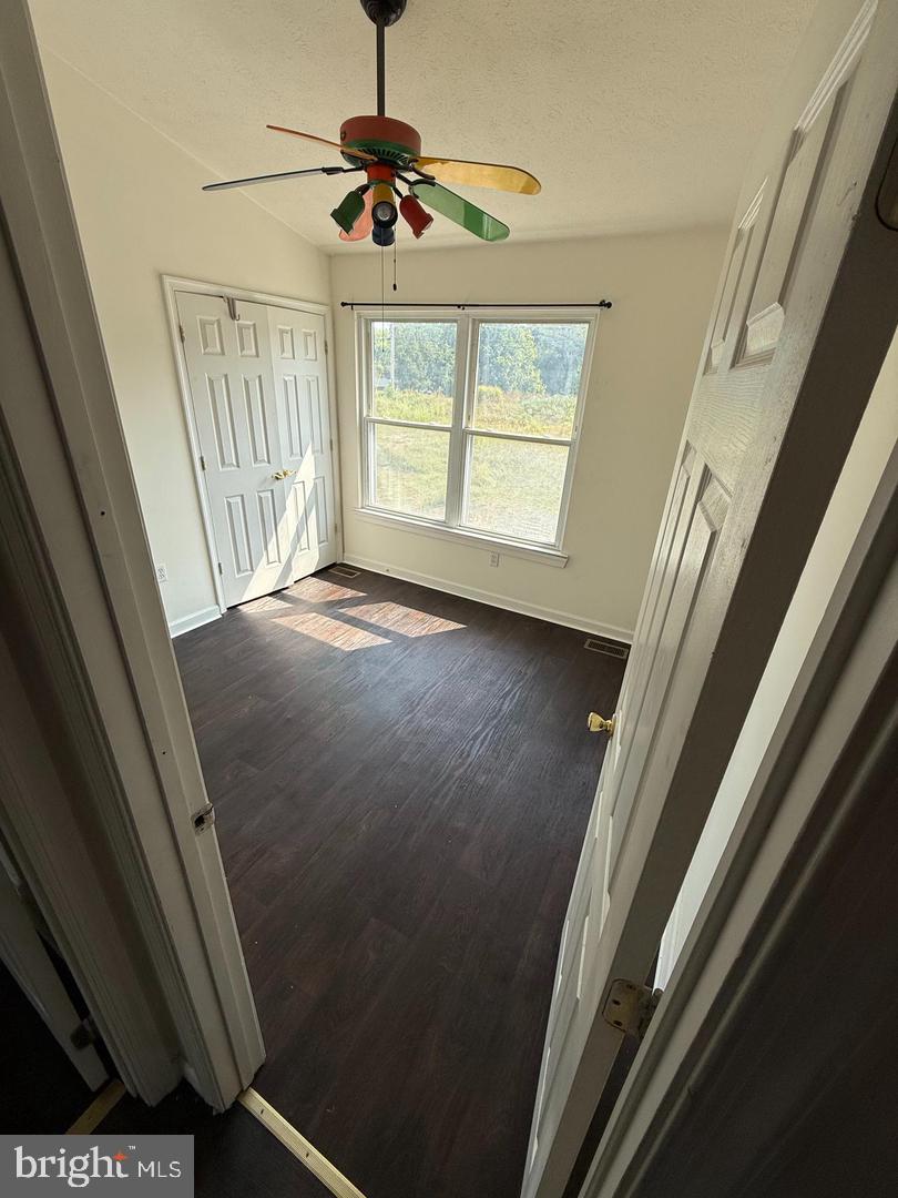 136 Cox Road, Unit B Huntingtown, MD 20639 - Photo 5 of 6 Gallery Image 5