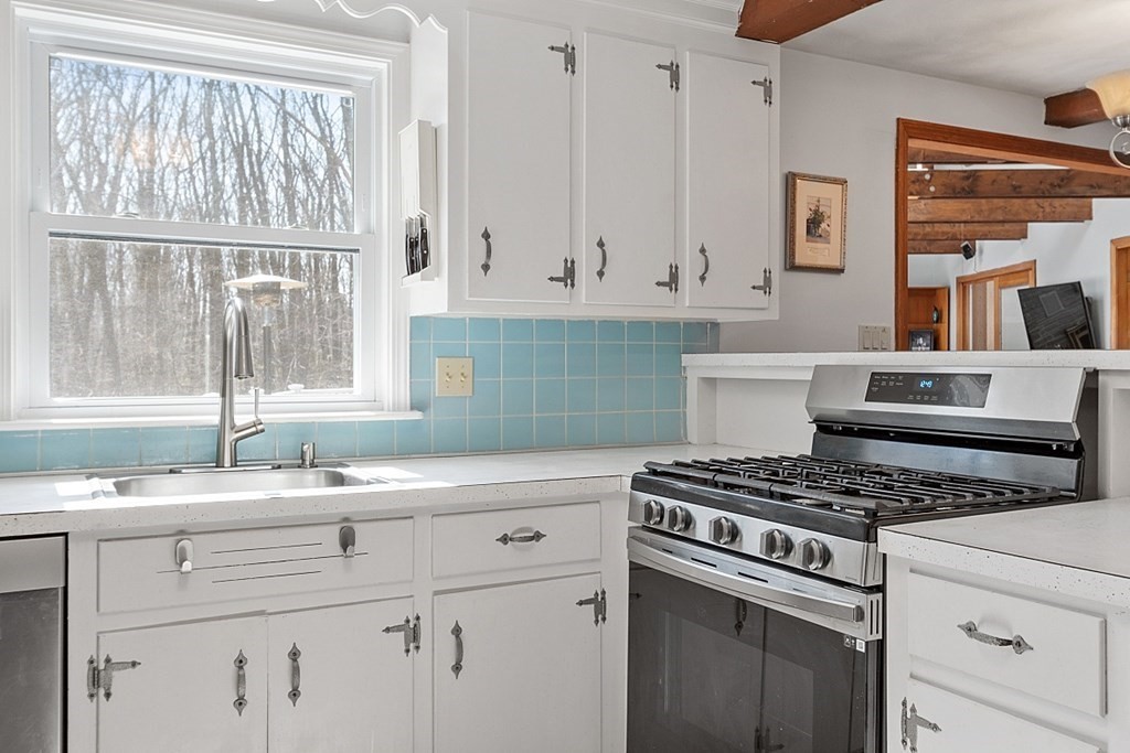 3 Trotting Road Chelmsford, MA 01824 - Photo 11 of 42 Gallery Image 11