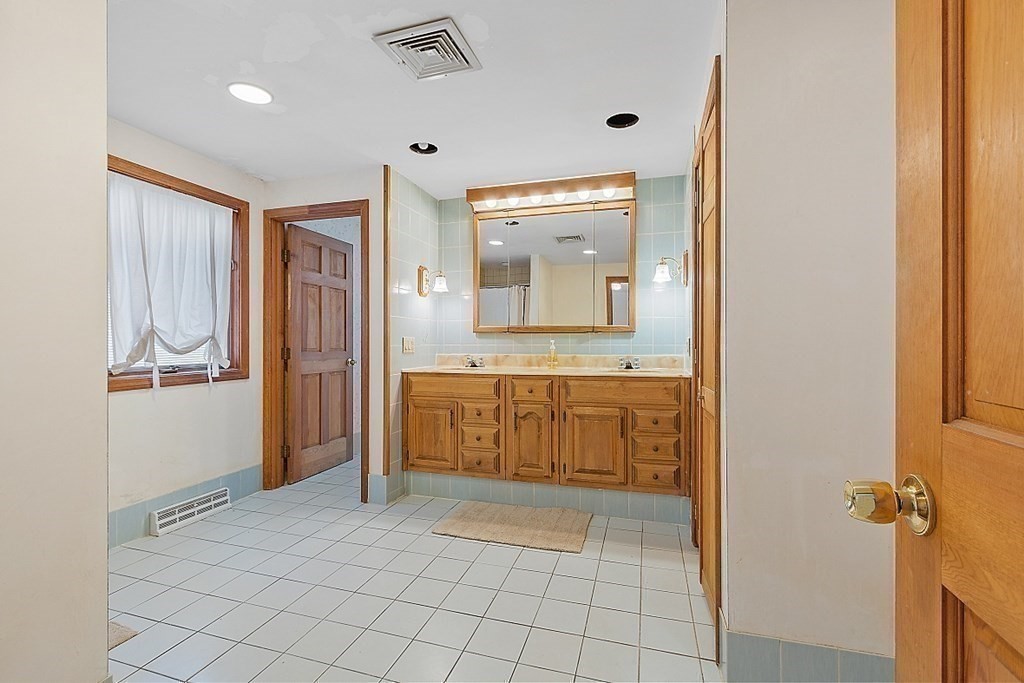3 Trotting Road Chelmsford, MA 01824 - Photo 26 of 42 Gallery Image 26