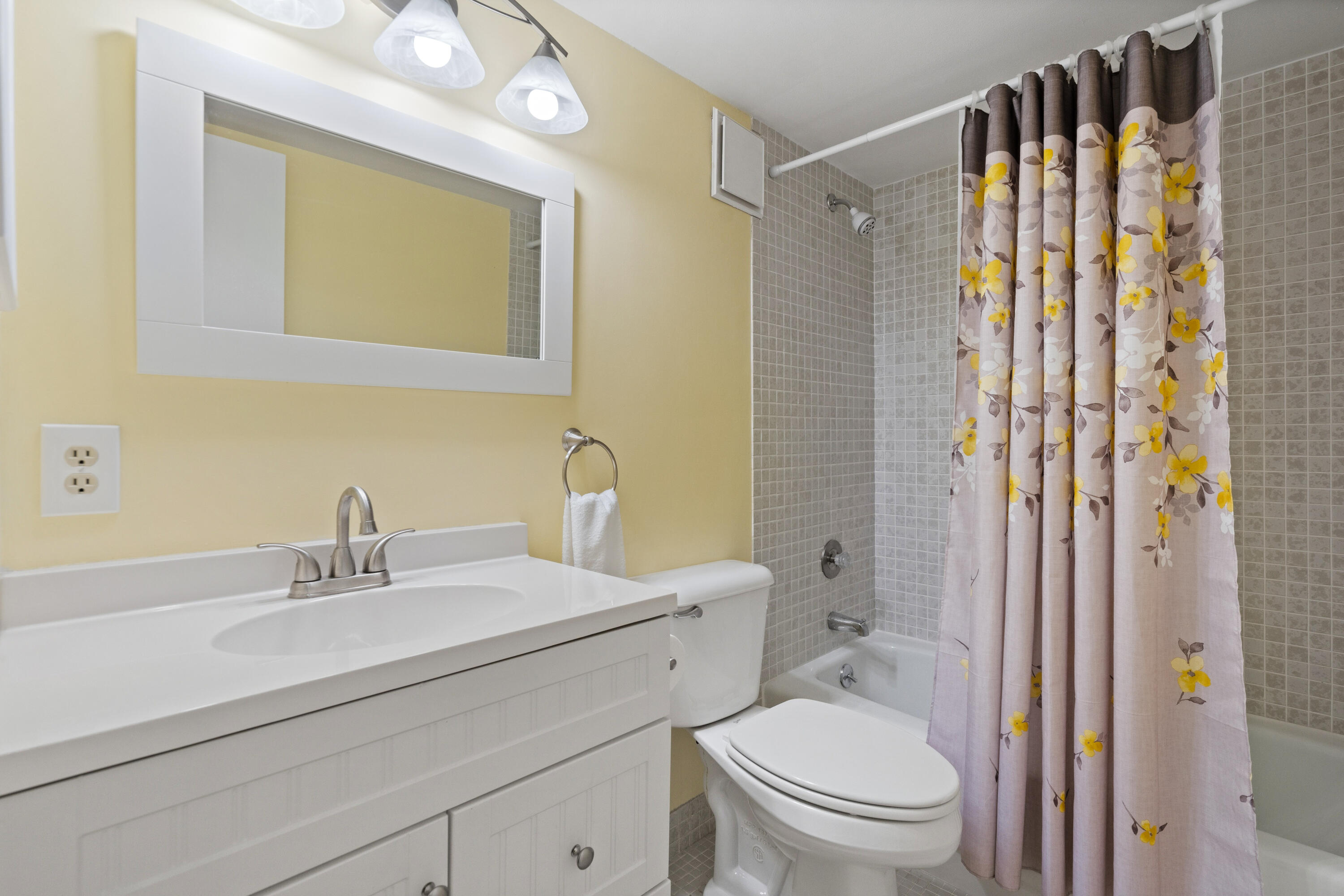 5393 Southeast Miles Grant Road, Unit 202 Stuart, FL 34997 - Photo 21 of 59 DSC05547
