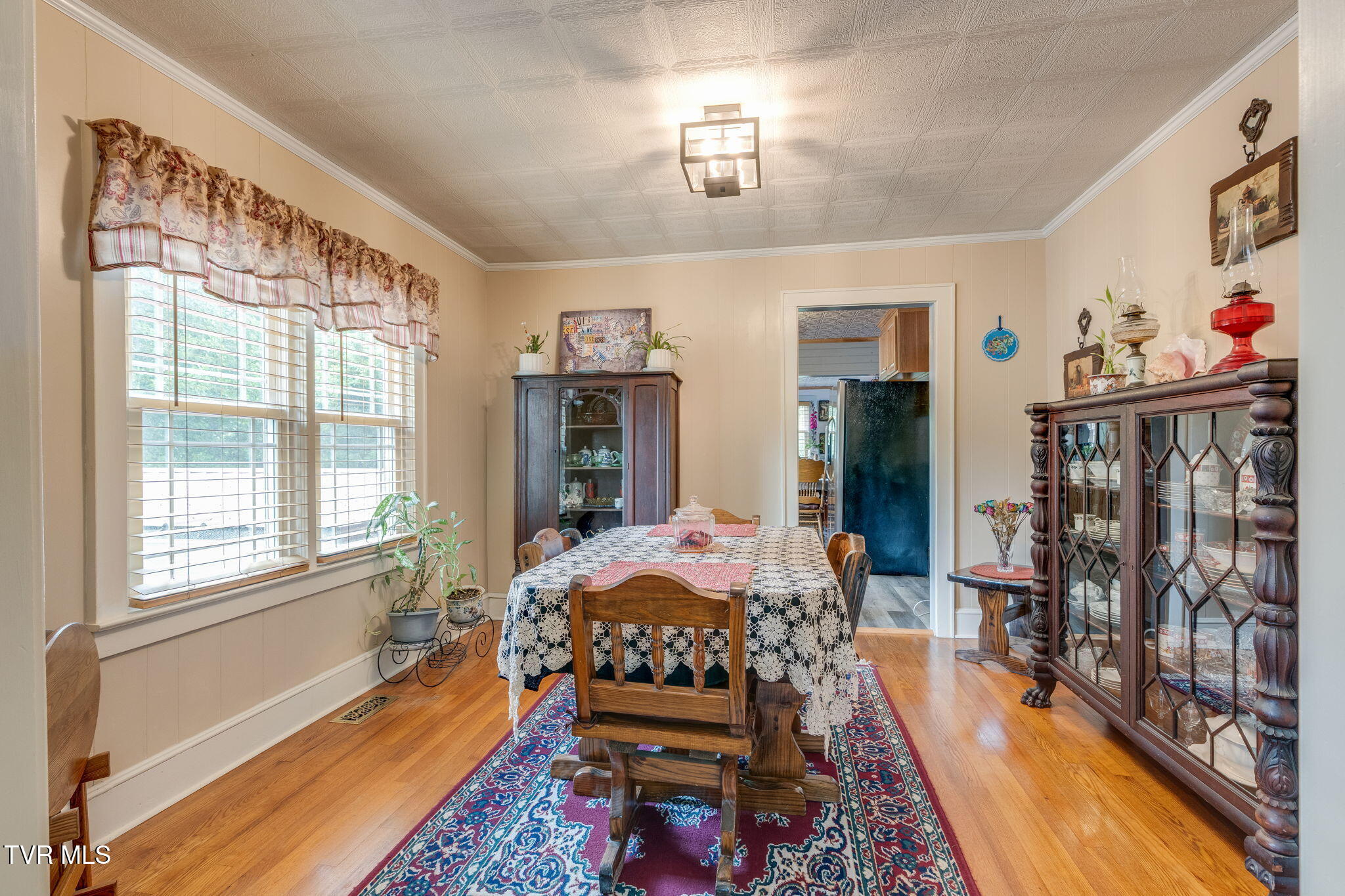 1384 Walnut Grove Road Bluff City, TN 37618 - Photo 6 of 43 006