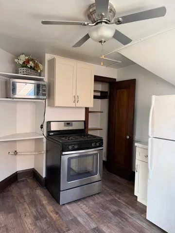 $1,100 | 3647 East Munkwitz Avenue, Unit UPPR, Cudahy, WI 53110