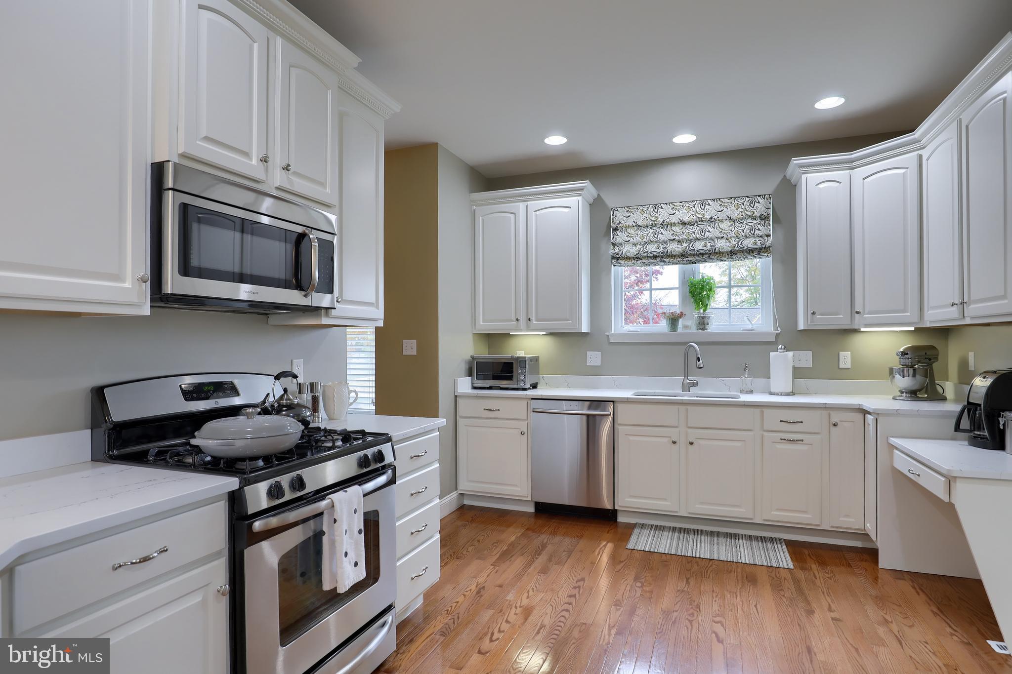 908 Sloan Street Lititz, PA 17543 - Photo 11 of 66