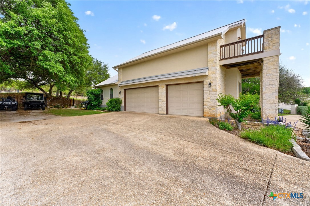 123 Grosbeak Drive Spring Branch, TX 78070 - Photo 7 of 48
