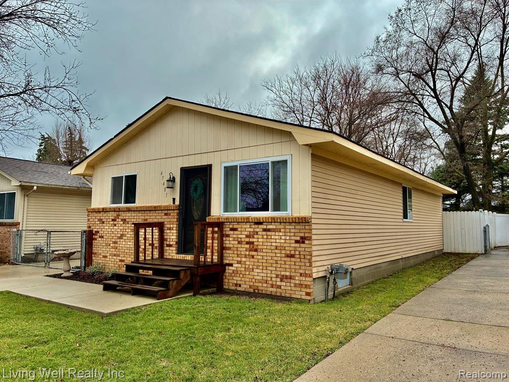 47483 Greenview Road Utica, MI 48317 - Photo 2 of 26 Gallery Image 2
