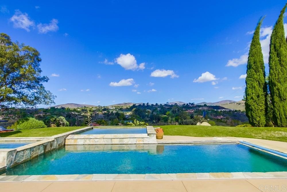 6160 Avenida Del Duque Rancho Santa Fe, CA 92091 - Photo 3 of 39