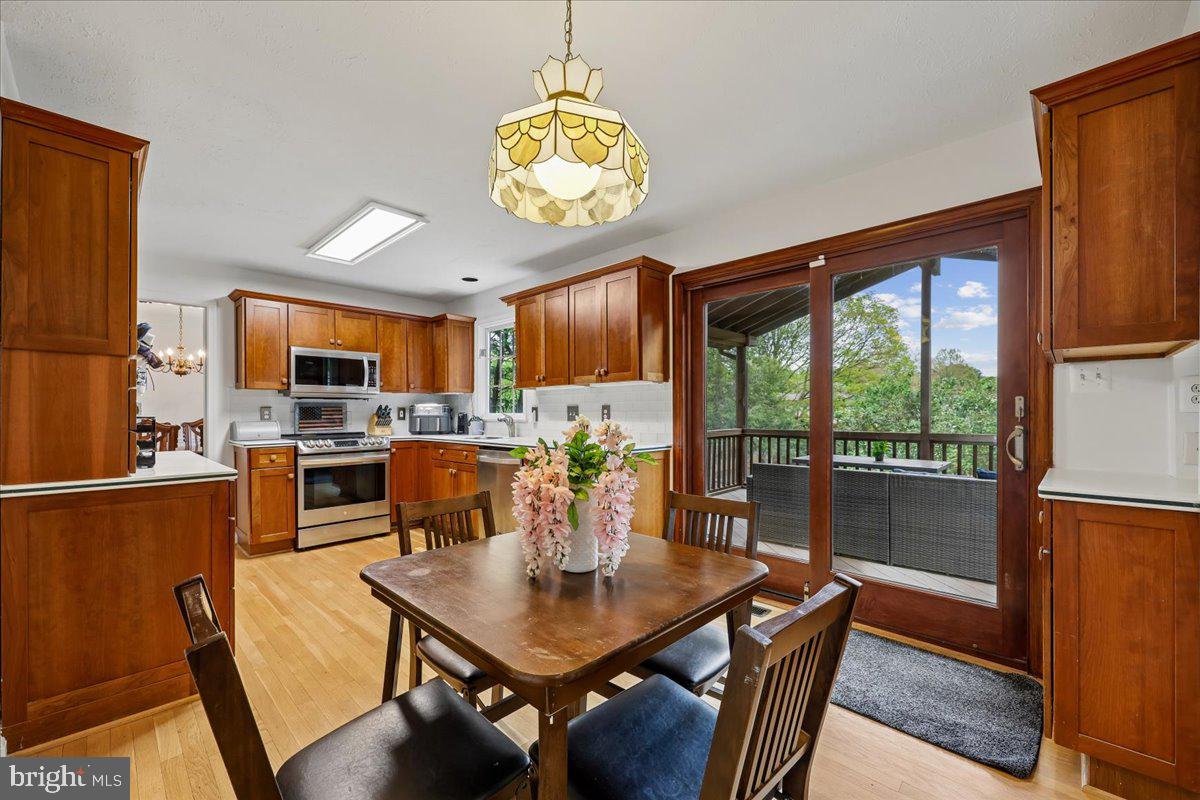 1515 Blue Meadow Road Potomac, MD 20854 - Photo 11 of 42