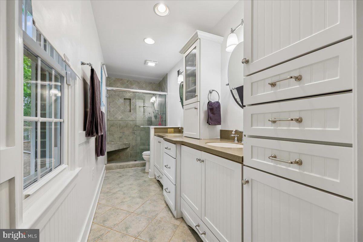 1515 Blue Meadow Road Potomac, MD 20854 - Photo 21 of 42