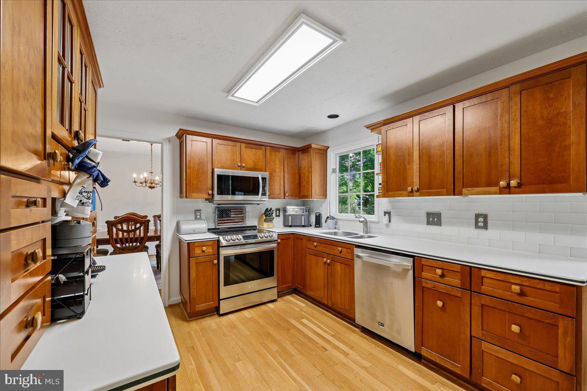 1515 Blue Meadow Road Potomac, MD 20854 - Photo 7 of 42