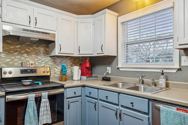 $309,900 | 196 Brookfield Circle, Winchester, TN 37398