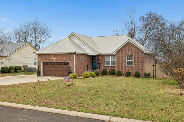 $309,900 | 196 Brookfield Circle, Winchester, TN 37398