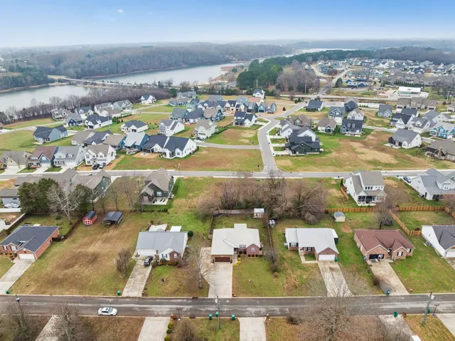 $309,900 | 196 Brookfield Circle, Winchester, TN 37398