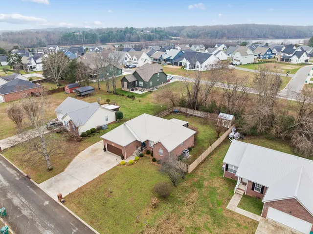 $309,900 | 196 Brookfield Circle, Winchester, TN 37398