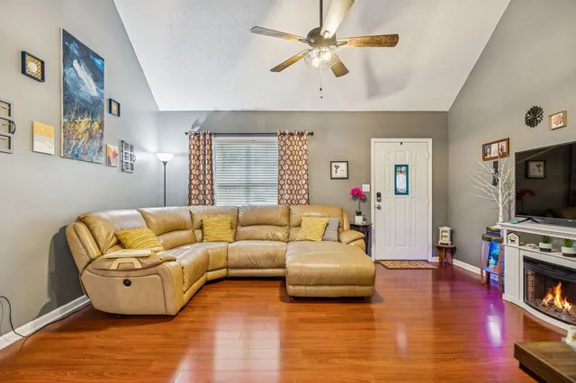 $309,900 | 196 Brookfield Circle, Winchester, TN 37398