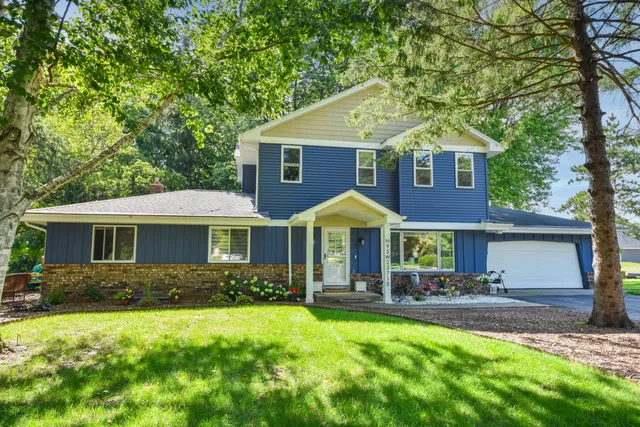 $660,000 | N95W23715 Hermitage Drive, Lisbon, WI 53017