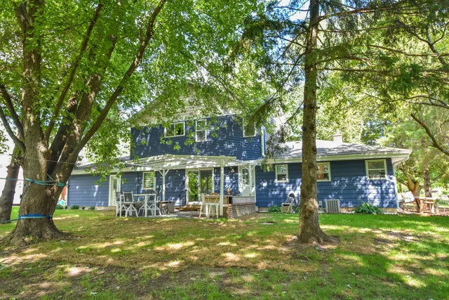 $660,000 | N95W23715 Hermitage Drive, Lisbon, WI 53017