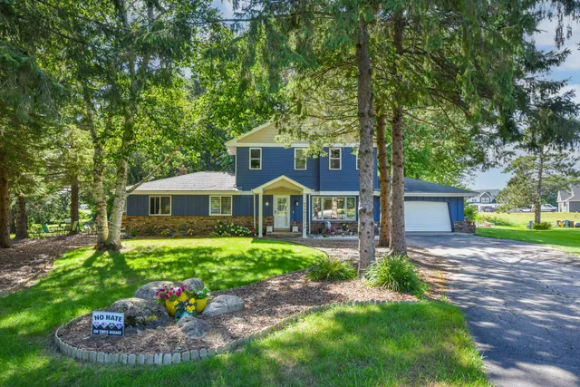 $660,000 | N95W23715 Hermitage Drive, Lisbon, WI 53017