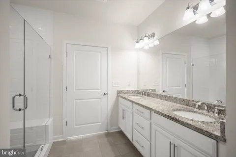 $635,000 | 3985 Norton Place, Unit 101, Fairfax, VA 22030