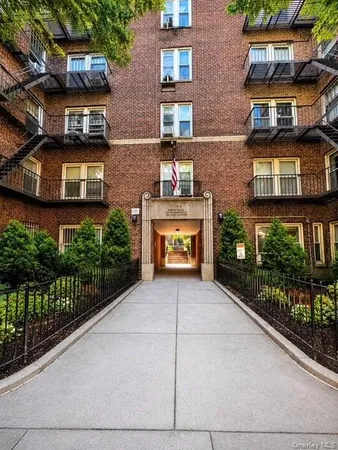 $339,000 | 48-20 44th Street, Unit 4C | Sunnyside