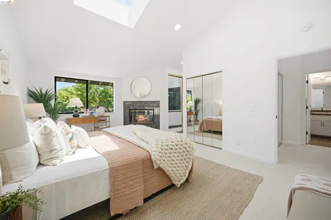 $1,098,000 | 3 Windward Hill, Oakland, CA 94618