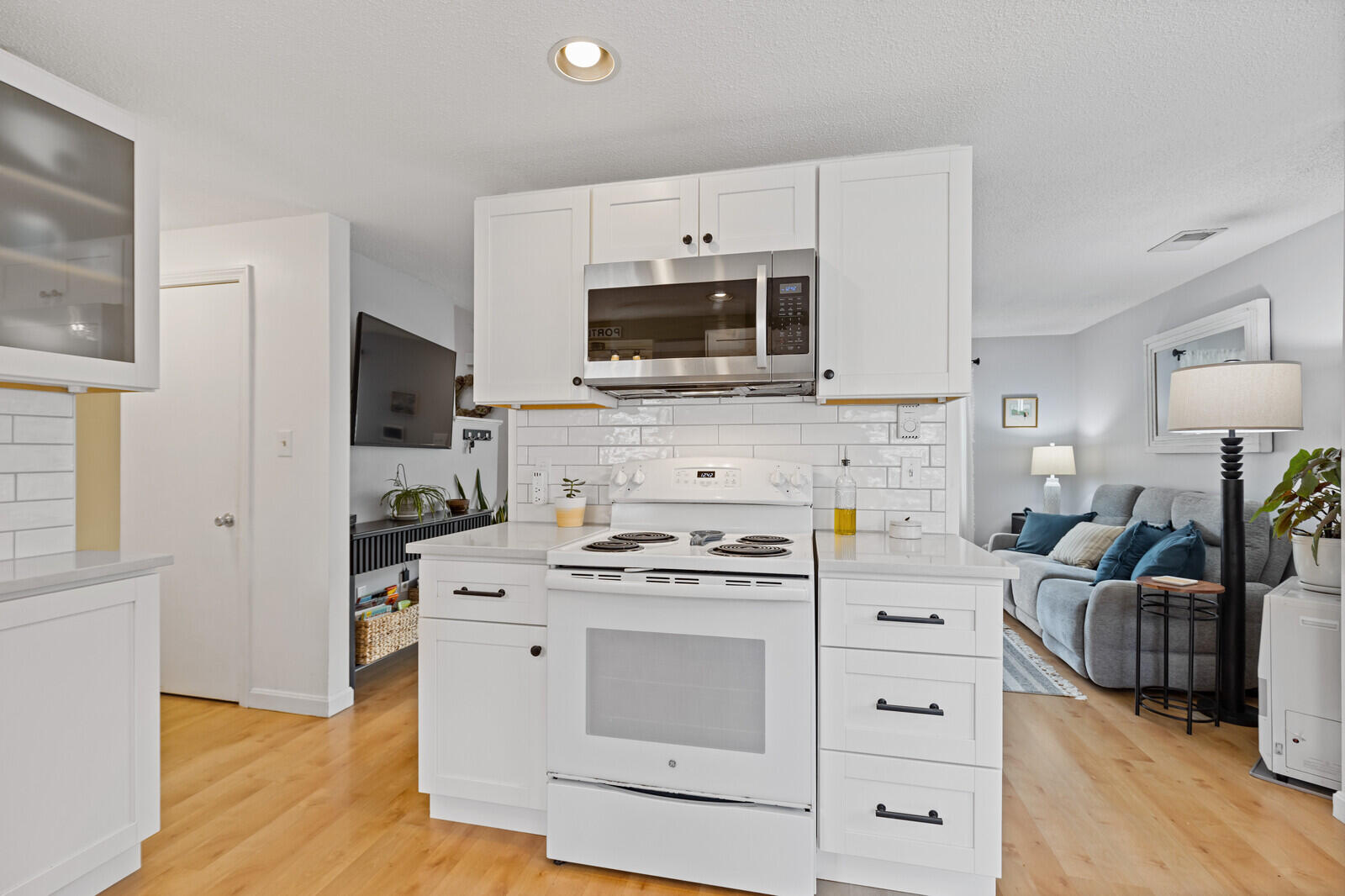 55 Lambert Street, Unit 20 Portland, ME 04103 - Photo 10 of 35 46_BP5A0663_mls