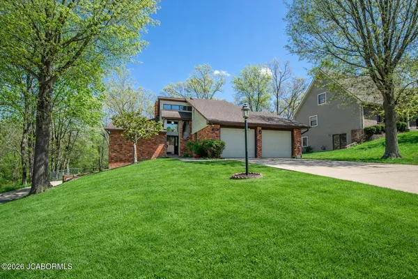 320 Troy Street, Jefferson City, MO 65109