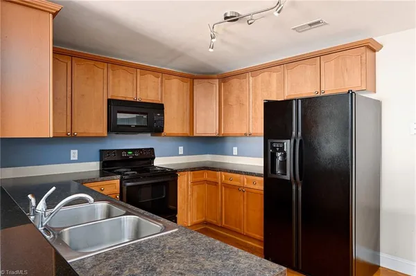 $1,380 | 4732 Tatton Park Circle, Unit 3B, Winston-Salem, NC 27103