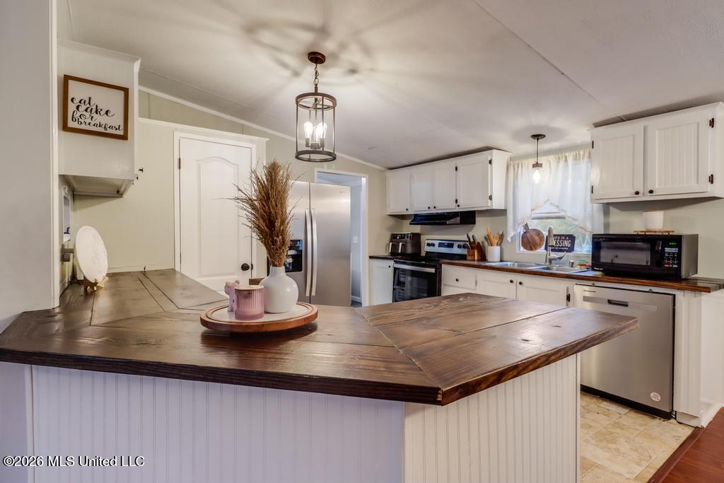 20210 Lennis Cuevas Road Saucier, MS 39574 - Photo 8 of 27 IMG_4309-2