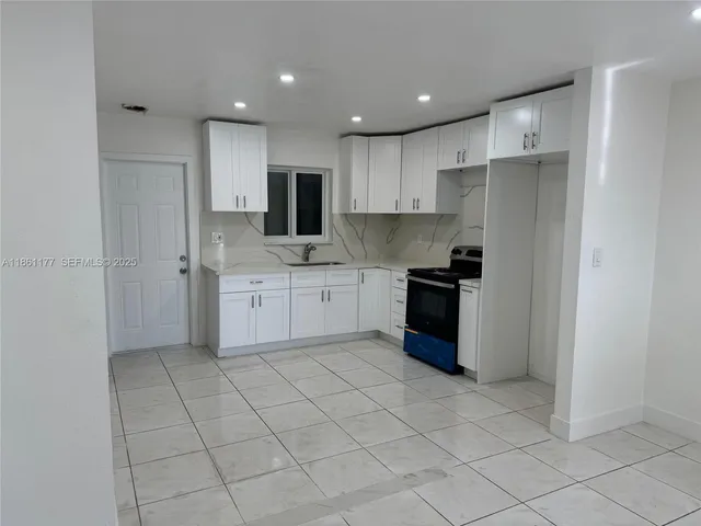 $1,800 | 732 Southwest 6th Street, Unit 732, Dania Beach, FL 33004