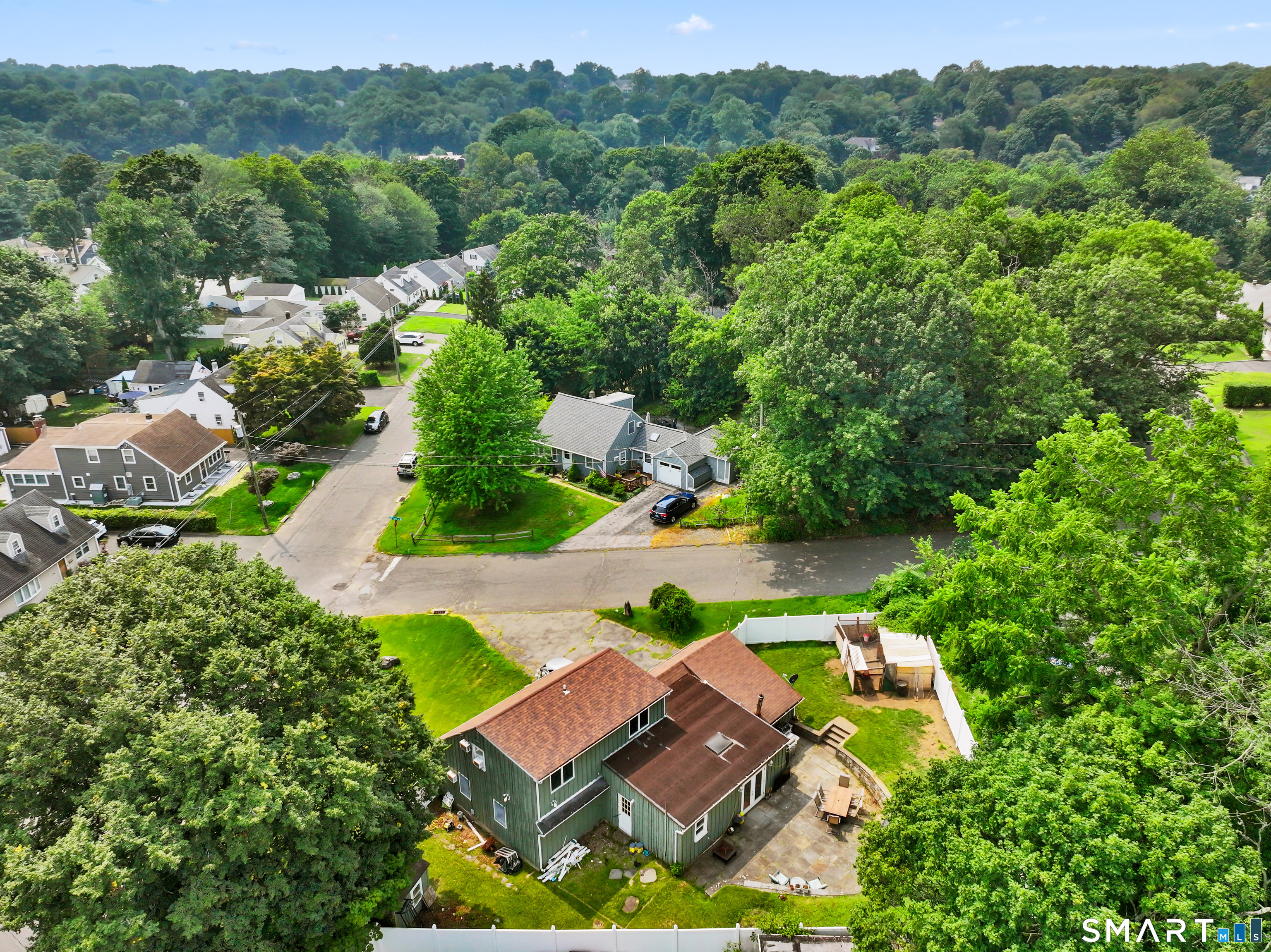 37 Old Barn Road South Stamford, CT 06905 - Photo 1 of 35