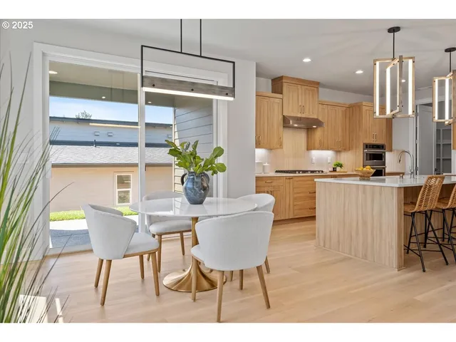 $874,900 | 16709 Northeast 38th Avenue, Vancouver, WA 98686