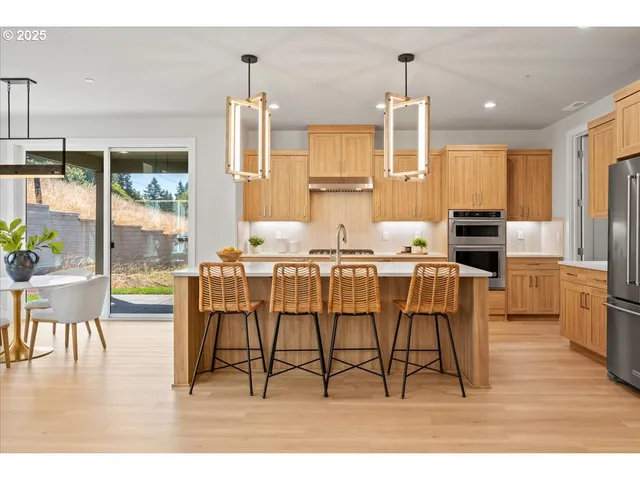 $874,900 | 16709 Northeast 38th Avenue, Vancouver, WA 98686