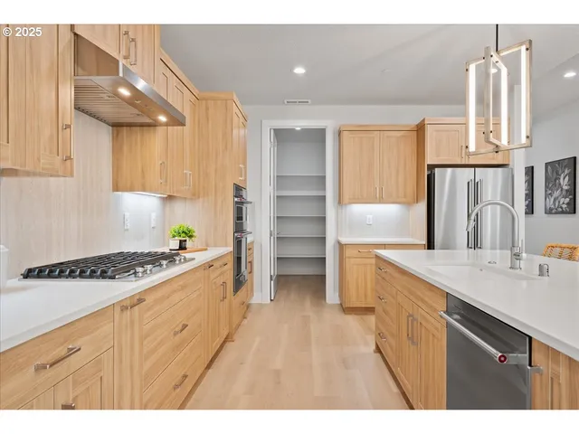 $874,900 | 16709 Northeast 38th Avenue, Vancouver, WA 98686