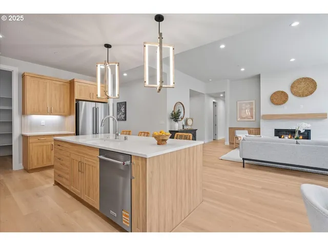 $874,900 | 16709 Northeast 38th Avenue, Vancouver, WA 98686