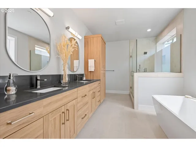 $874,900 | 16709 Northeast 38th Avenue, Vancouver, WA 98686