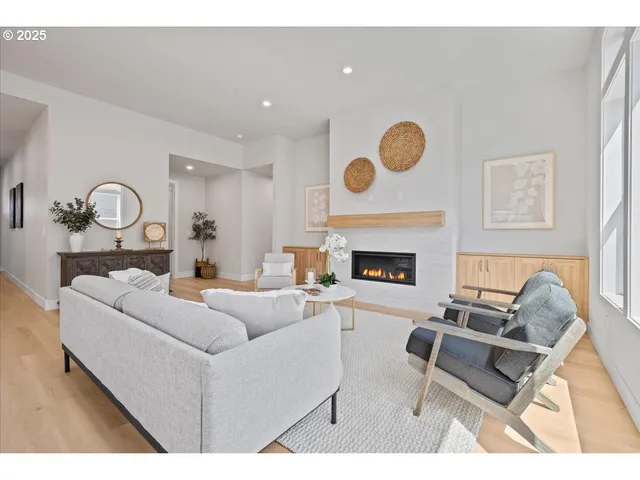 $874,900 | 16709 Northeast 38th Avenue, Vancouver, WA 98686