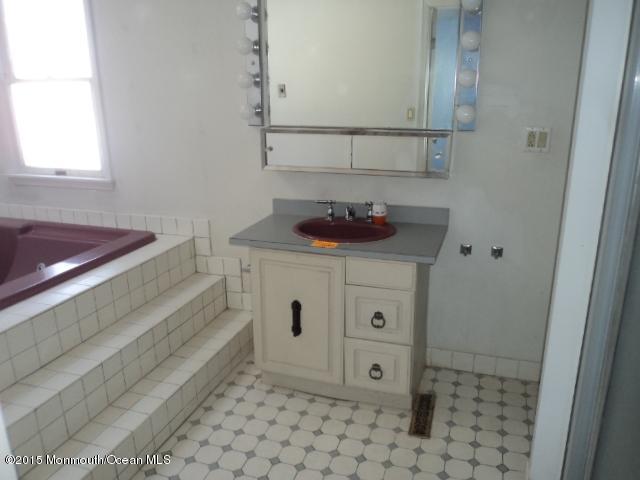 70 Andover Road Jackson, NJ 08527 - Photo 4 of 16 DSC03908