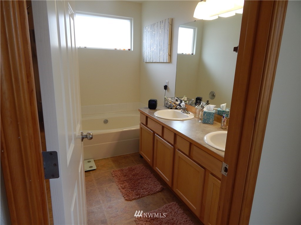 3628 186th Place Southeast Bothell, WA 98012 - Photo 13 of 15 Gallery Image 13
