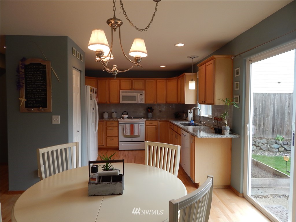 3628 186th Place Southeast Bothell, WA 98012 - Photo 6 of 15 Gallery Image 6