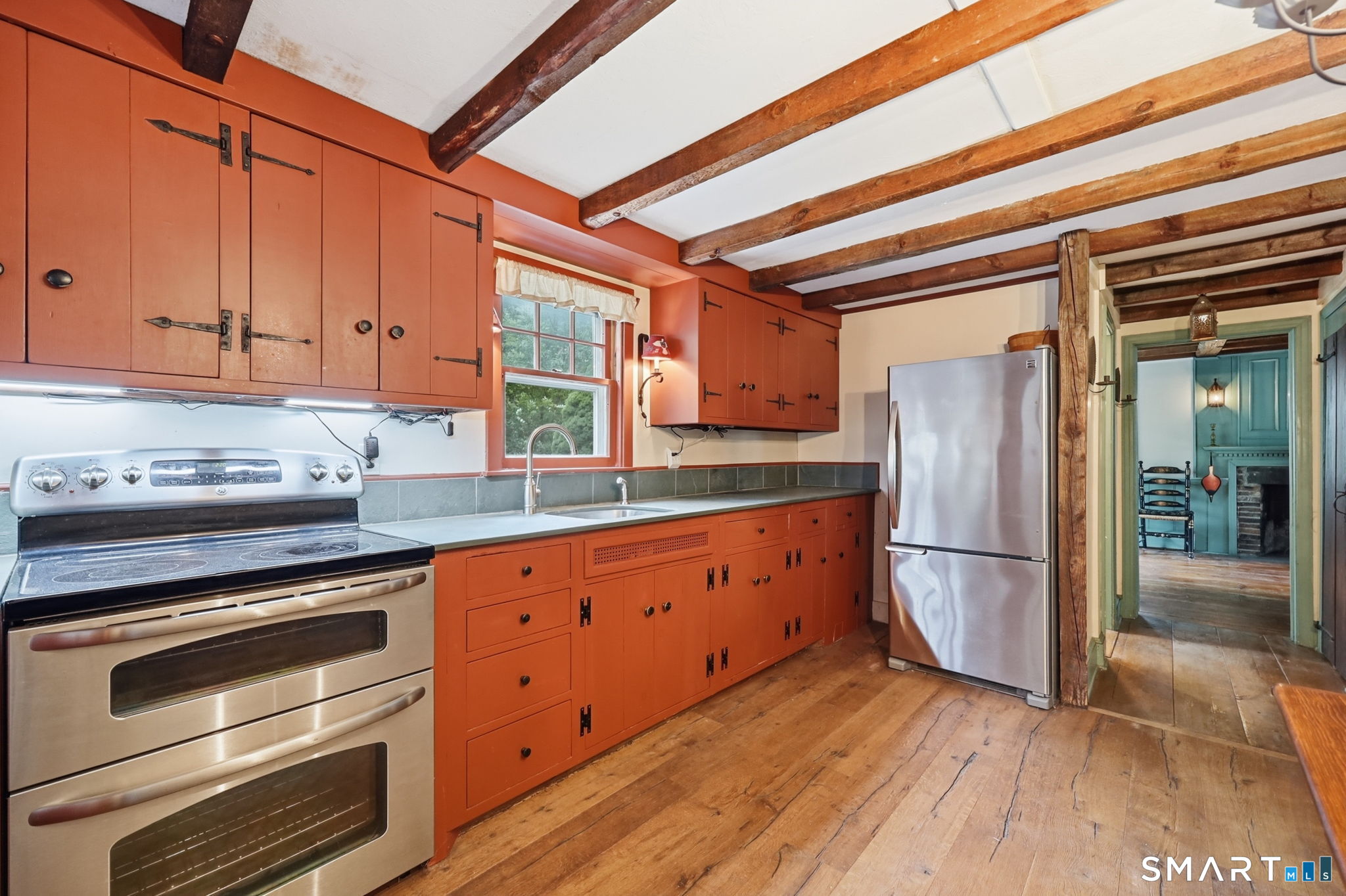 8 Canton Road Simsbury, CT 06092 - Photo 7 of 36 Gallery Image 7