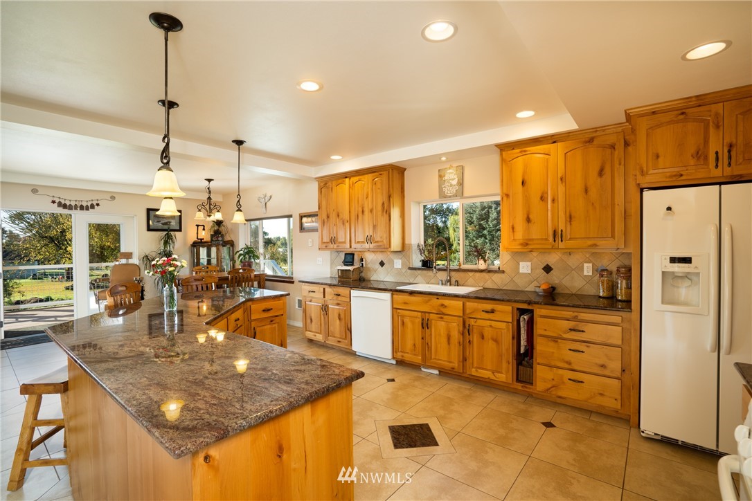 13954 Avon Allen Road Mount Vernon, WA 98273 - Photo 2 of 24 Gallery Image 2