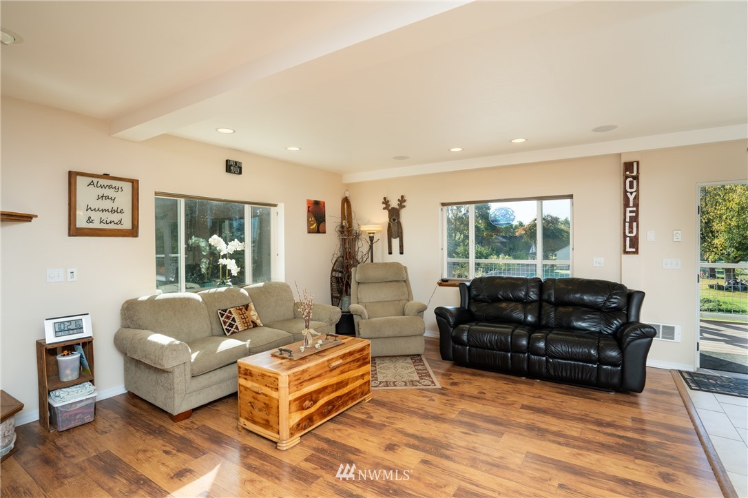 13954 Avon Allen Road Mount Vernon, WA 98273 - Photo 7 of 24 Gallery Image 7