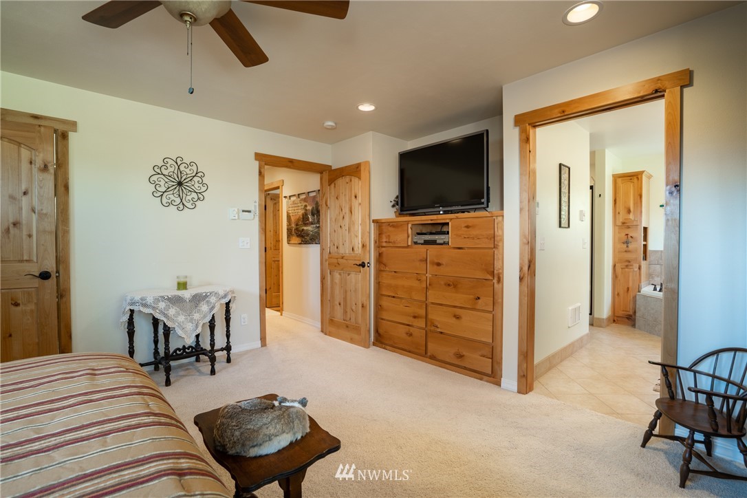 13954 Avon Allen Road Mount Vernon, WA 98273 - Photo 9 of 24 Gallery Image 9